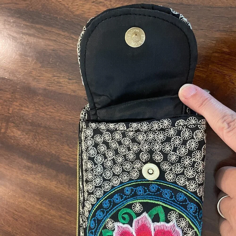 Embroidered Black Floral Wallet Clutch Zip Around Phone Holder 7